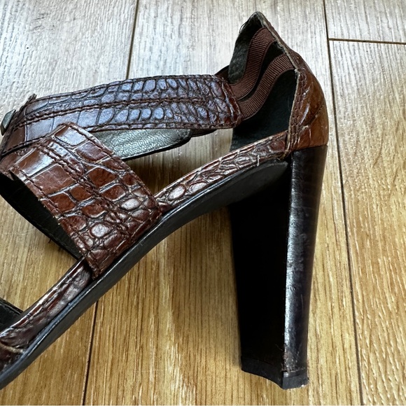 Stuart Weitzman summer heel, size 9.5. Brown alligator finish leather - Picture 2 of 7